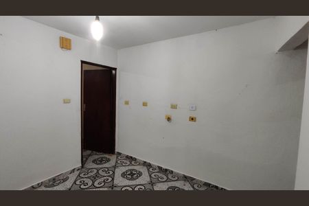 Sala de casa para alugar com 2 quartos, 100m² em Conjunto Residencial Presidente Castello Branco, Ferraz de Vasconcelos