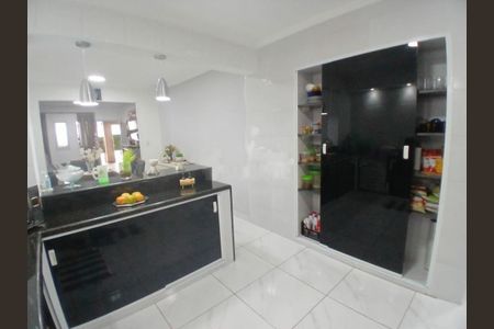 Casa à venda com 73m², 2 quartos e 3 vagas