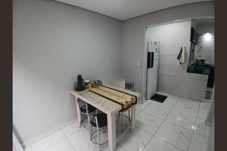 Casa à venda com 73m², 2 quartos e 3 vagas