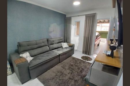Casa à venda com 73m², 2 quartos e 3 vagas