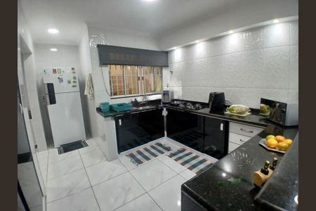 Casa à venda com 73m², 2 quartos e 3 vagas