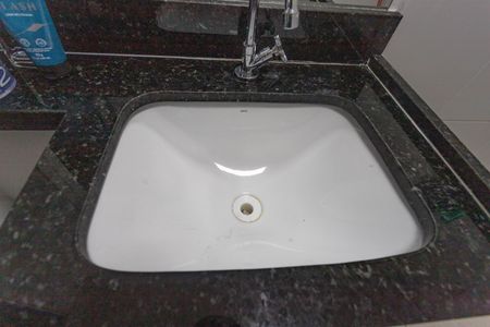 Apartamento à venda com 54m², 2 quartos e 1 vaga Apartamento à venda com 54m², 2 quartos e 1 vagaBanheiro