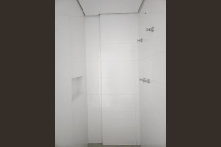 Banheiro Social de kitnet/studio para alugar com 0 quarto, 32m² em Picanço, Guarulhos
