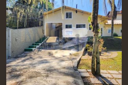Casa à venda com 180m², 3 quartos e 6 vagas
