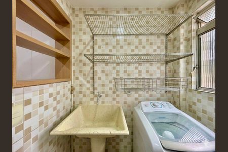 Apartamento à venda com 77m², 3 quartos e 1 vagaÁrea de Serviço
