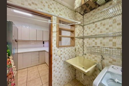 Apartamento à venda com 77m², 3 quartos e 1 vagaÁrea de Serviço
