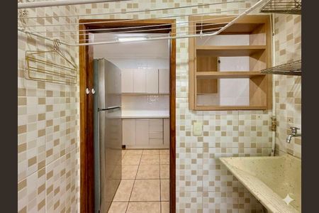 Apartamento à venda com 77m², 3 quartos e 1 vagaÁrea de Serviço