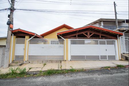 Casa para alugar com 250m², 3 quartos e 3 vagas Casa para alugar com 250m², 3 quartos e 3 vagasFachada da Casa