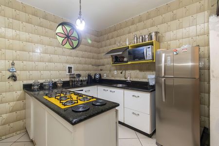 Casa para alugar com 220m², 2 quartos e 2 vagas Casa para alugar com 220m², 2 quartos e 2 vagasCozinha