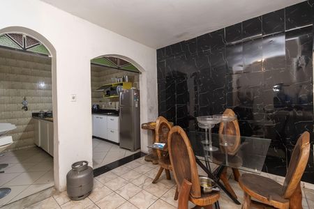 Casa para alugar com 220m², 2 quartos e 2 vagas Casa para alugar com 220m², 2 quartos e 2 vagasCopa
