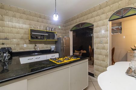 Casa para alugar com 220m², 2 quartos e 2 vagas Casa para alugar com 220m², 2 quartos e 2 vagasCozinha