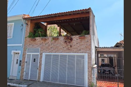 Casa à venda com 250m², 3 quartos e 1 vaga Casa à venda com 250m², 3 quartos e 1 vagaFachada