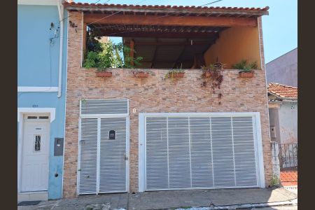 Casa à venda com 250m², 3 quartos e 1 vaga Casa à venda com 250m², 3 quartos e 1 vagaFachada