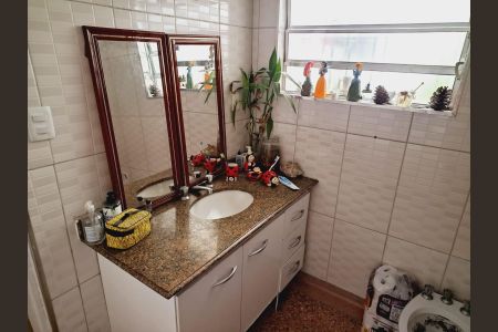 Casa à venda com 250m², 3 quartos e 1 vaga Casa à venda com 250m², 3 quartos e 1 vagaBanheiro