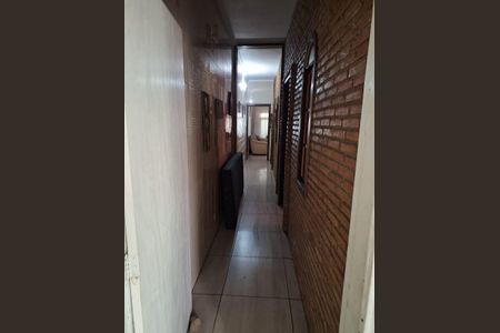 Casa à venda com 250m², 3 quartos e 1 vaga Casa à venda com 250m², 3 quartos e 1 vagaCorredor