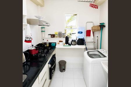 Cozinha de apartamento para alugar com 2 quartos, 55m² em São Marcos, Salvador