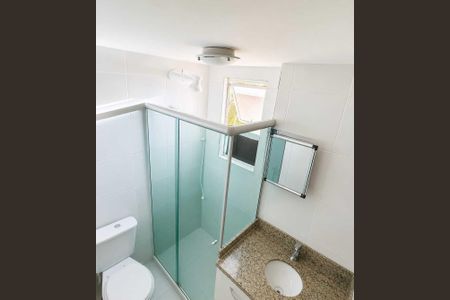 Banheiro de apartamento para alugar com 2 quartos, 55m² em São Marcos, Salvador