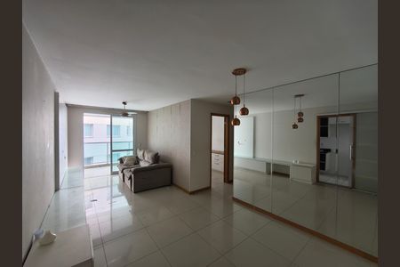 Apartamento à venda com 77m², 2 quartos e 1 vaga