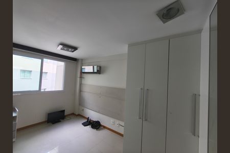 Apartamento à venda com 77m², 2 quartos e 1 vaga
