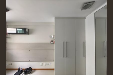 Apartamento à venda com 77m², 2 quartos e 1 vaga