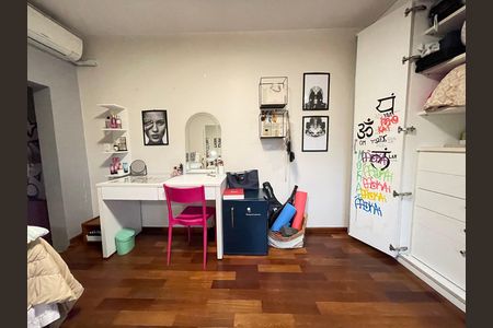 Casa para alugar com 220m², 4 quartos e 2 vagas Casa para alugar com 220m², 4 quartos e 2 vagasQuarto 3