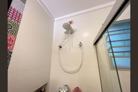 Casa para alugar com 220m², 4 quartos e 2 vagas Casa para alugar com 220m², 4 quartos e 2 vagasBanheiro social