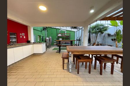 Casa para alugar com 220m², 4 quartos e 2 vagas Casa para alugar com 220m², 4 quartos e 2 vagasEspaço Gourmet