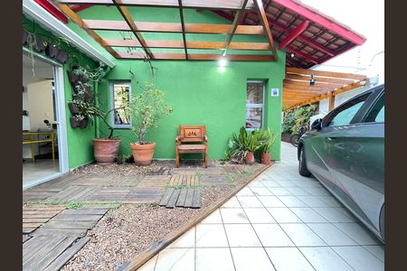 Casa para alugar com 220m², 4 quartos e 2 vagas Casa para alugar com 220m², 4 quartos e 2 vagasEntrada da casa