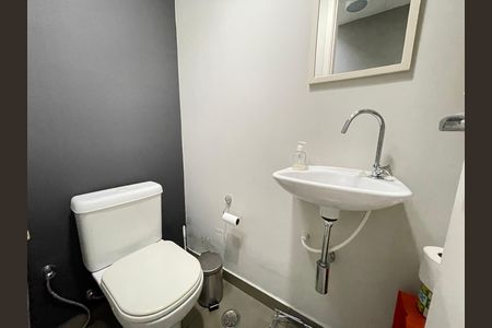 Casa para alugar com 220m², 4 quartos e 2 vagas Casa para alugar com 220m², 4 quartos e 2 vagasLavabo