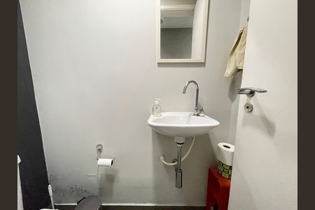 Casa para alugar com 220m², 4 quartos e 2 vagas Casa para alugar com 220m², 4 quartos e 2 vagasLavabo