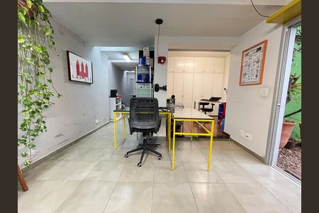 Casa para alugar com 220m², 4 quartos e 2 vagas Casa para alugar com 220m², 4 quartos e 2 vagasEscritório