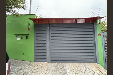 Casa para alugar com 220m², 4 quartos e 2 vagas Casa para alugar com 220m², 4 quartos e 2 vagasFachada
