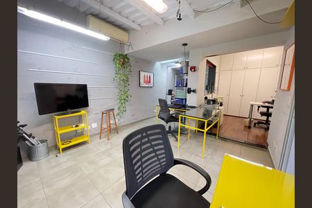 Casa para alugar com 220m², 4 quartos e 2 vagas Casa para alugar com 220m², 4 quartos e 2 vagasEscritório