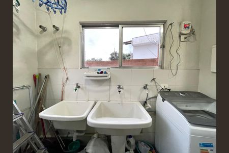 Casa para alugar com 220m², 4 quartos e 2 vagas Casa para alugar com 220m², 4 quartos e 2 vagasÁrea de serviço