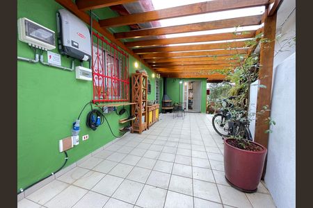 Casa para alugar com 220m², 4 quartos e 2 vagas Casa para alugar com 220m², 4 quartos e 2 vagasGaragem