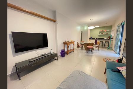 Sala de casa para alugar com 3 quartos, 220m² em Vila Pirajussara, São Paulo