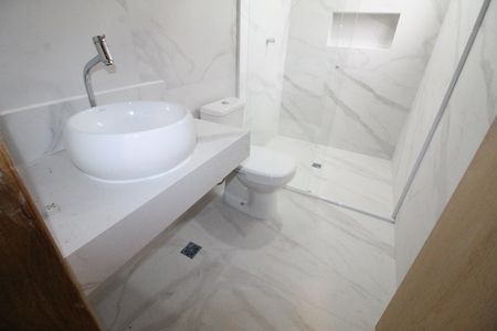 Casa para alugar com 150m², 3 quartos e 2 vagasBanheiro da Suíte