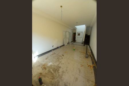 Casa à venda com 3 quartos, 89m² em Jardim Sabara, São Paulo