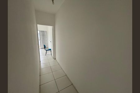Corredor de casa para alugar com 2 quartos, 75m² em Jardim Marilu, Cotia