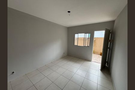 Sala de casa para alugar com 2 quartos, 75m² em Jardim Marilu, Cotia