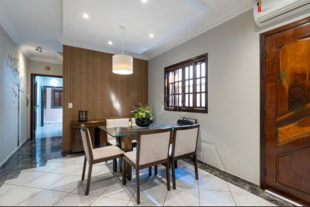 Casa à venda com 3 quartos, 128m² em Jardim Santa Cruz (Campo Grande), São Paulo