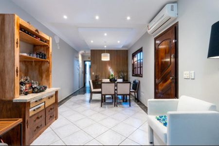 Casa à venda com 3 quartos, 128m² em Jardim Santa Cruz (Campo Grande), São Paulo