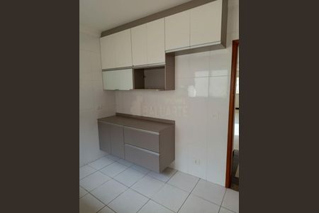 Casa à venda com 120m², 3 quartos e 4 vagas