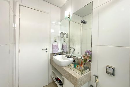 Apartamento à venda com 95m², 3 quartos e 2 vagas Apartamento à venda com 95m², 3 quartos e 2 vagasBanheiro