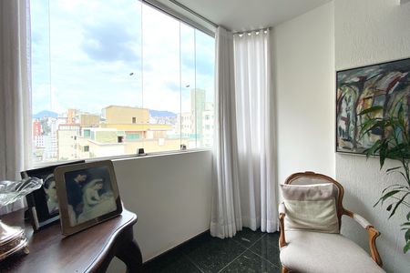 Apartamento à venda com 95m², 3 quartos e 2 vagas Apartamento à venda com 95m², 3 quartos e 2 vagasVaranda