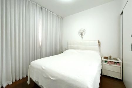 Apartamento à venda com 95m², 3 quartos e 2 vagas Apartamento à venda com 95m², 3 quartos e 2 vagasSuite