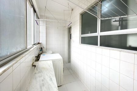 Apartamento à venda com 95m², 3 quartos e 2 vagas Apartamento à venda com 95m², 3 quartos e 2 vagasÁrea de Serviço