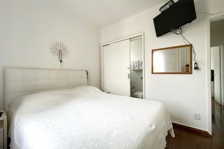Apartamento à venda com 95m², 3 quartos e 2 vagas Apartamento à venda com 95m², 3 quartos e 2 vagasSuite