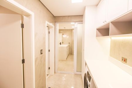 Apartamento à venda com 160m², 3 quartos e 2 vagas Apartamento à venda com 160m², 3 quartos e 2 vagasÁrea de Serviço