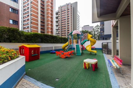 Apartamento à venda com 160m², 3 quartos e 2 vagas Apartamento à venda com 160m², 3 quartos e 2 vagasÁrea comum - Playground